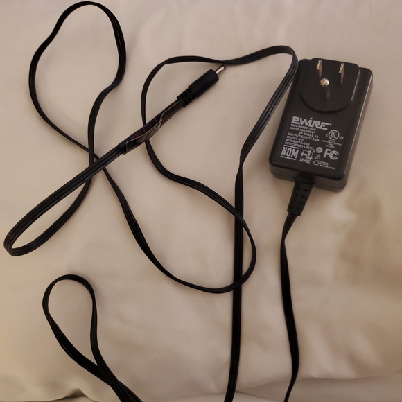 Black Power Adapter - Picture 7 of 8